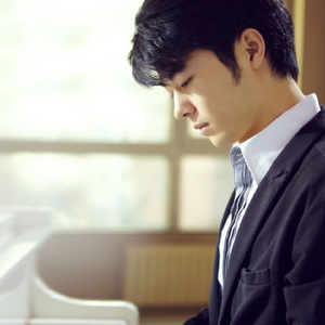 超级碰碰青草久热国产
